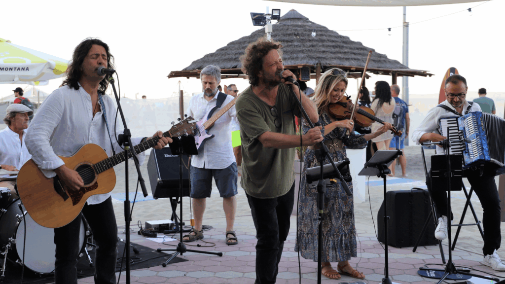 I Khorakhanè si esibiscono all'alba