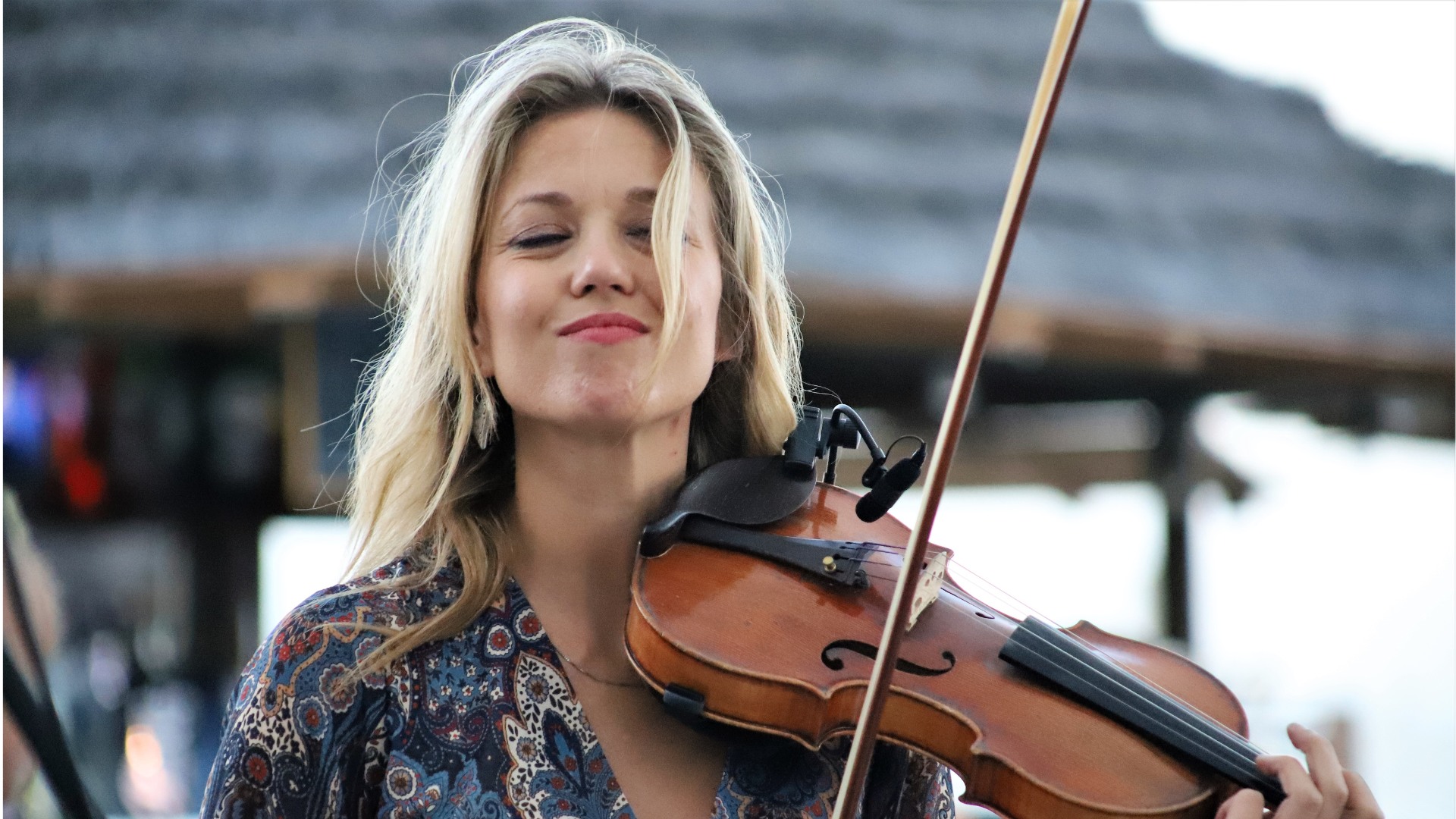 La violinista Nicoletta Bassetti in occasione della rassegna benefica Un Mare di Solidarietà