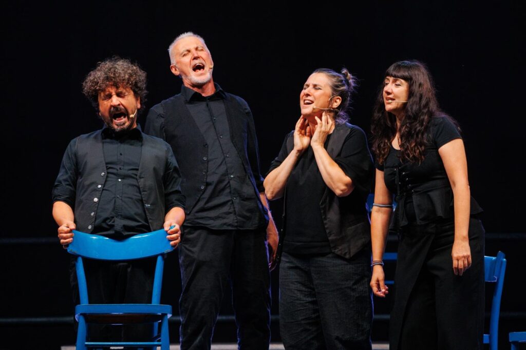 8mani Teatro