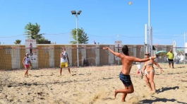 Torna sulla spiaggia di Rimini torneo di beach tennis per aiutare i piccoli pazienti con patologie al cuore